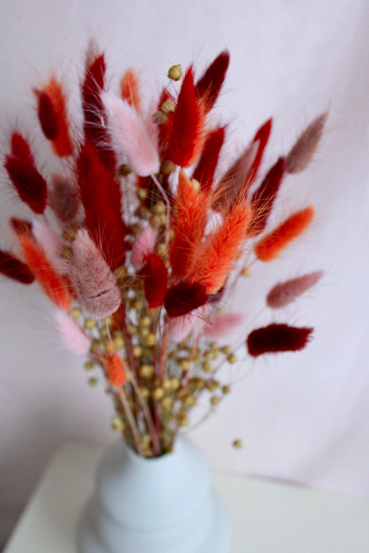 Vasenglück Trockenblumen Trockenblumenstrauss „No. 65“ mit Lagurus in Rot, Rosa & Orange